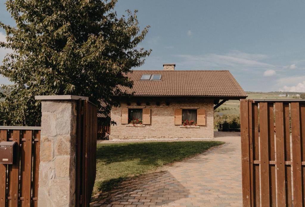 Honey Home Bistriţa Exterior foto